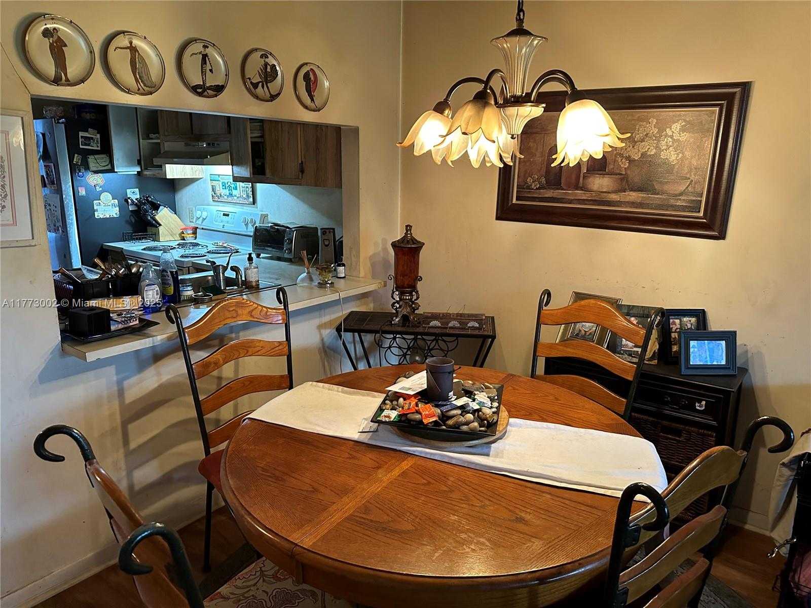 Small Image of 10130 SUNRISE LAKES BLVD #112, Sunrise Number 12