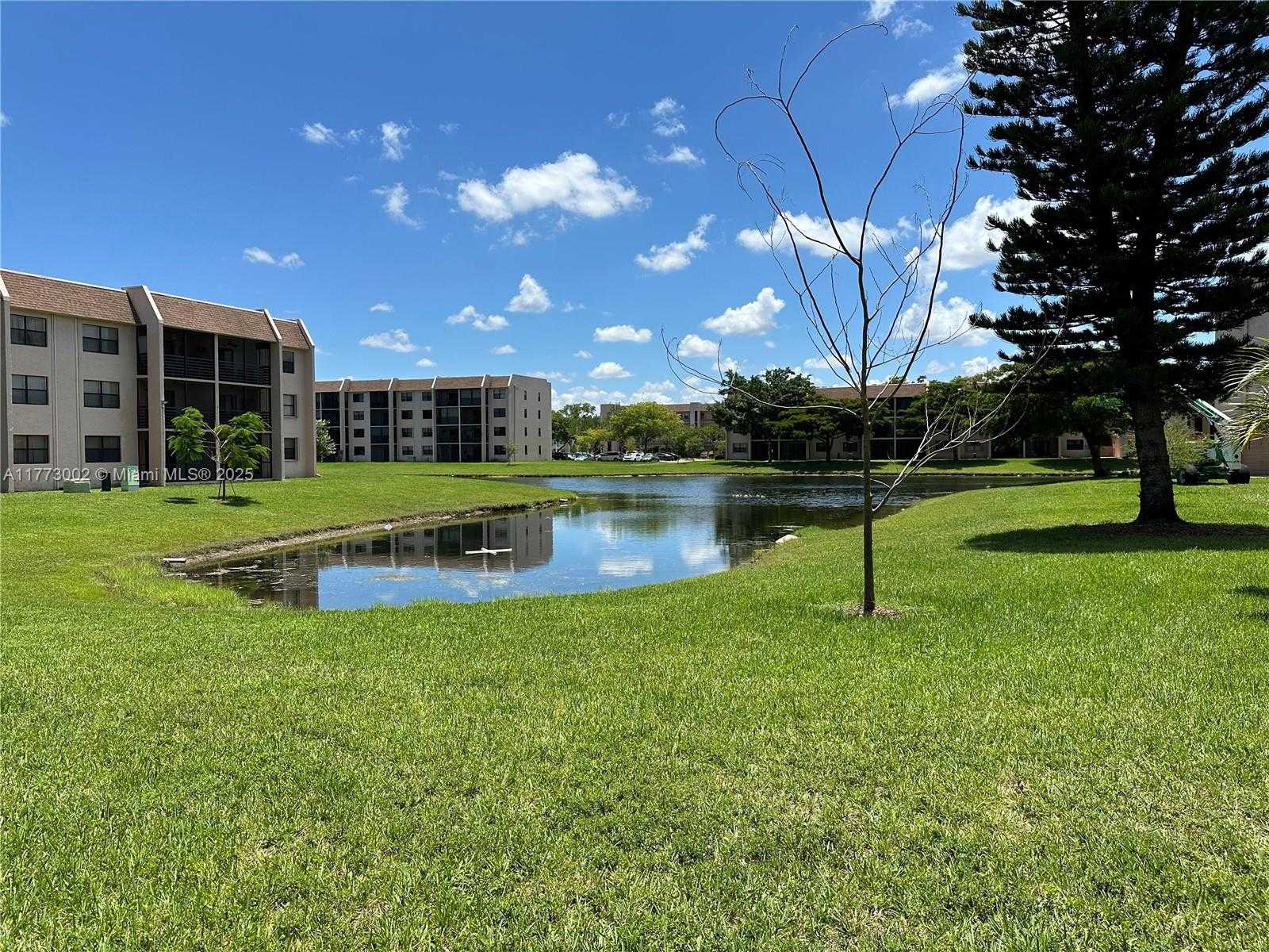 Small Image of 10130 SUNRISE LAKES BLVD #112, Sunrise Number 25