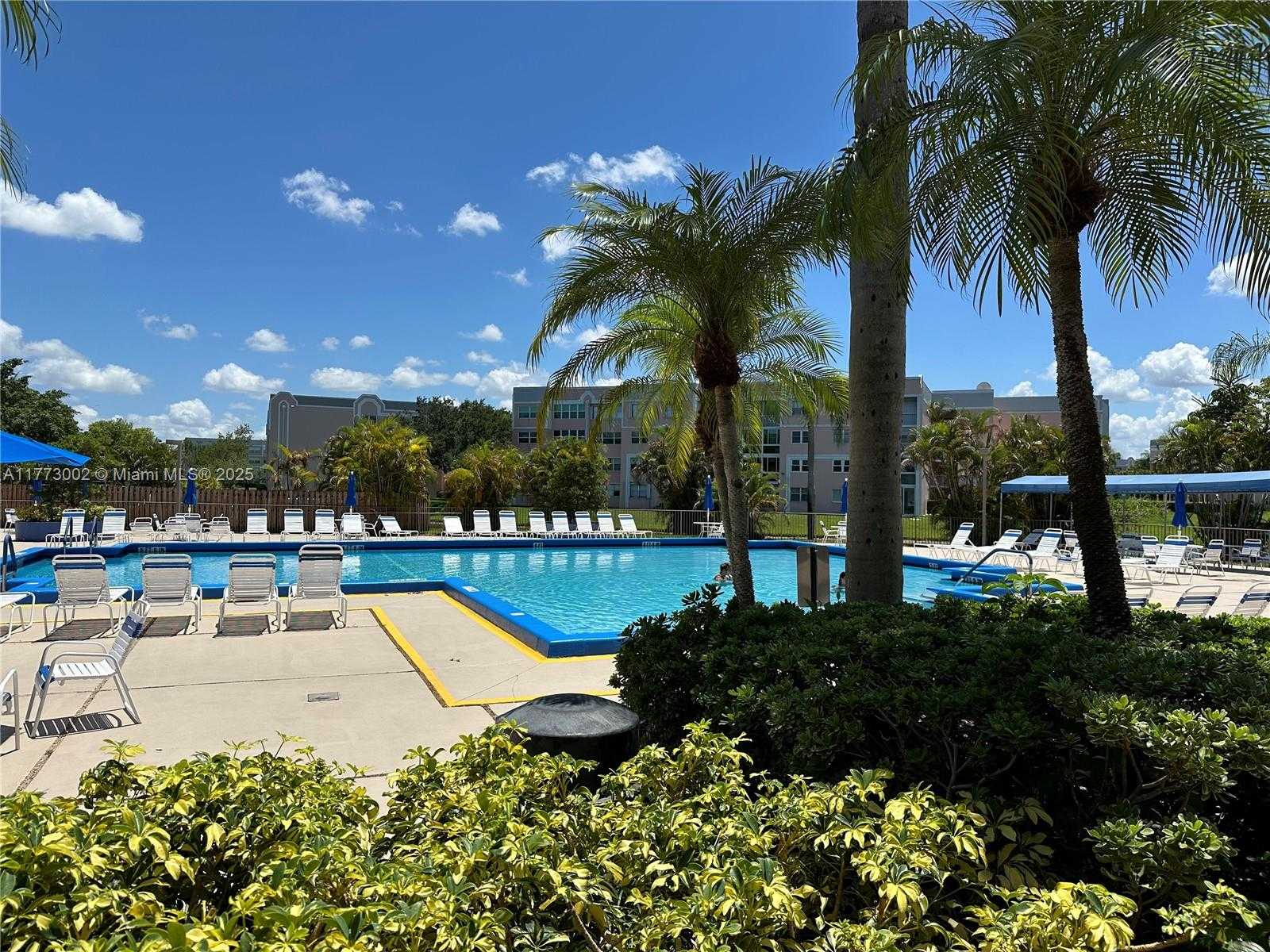 Small Image of 10130 SUNRISE LAKES BLVD #112, Sunrise Number 38
