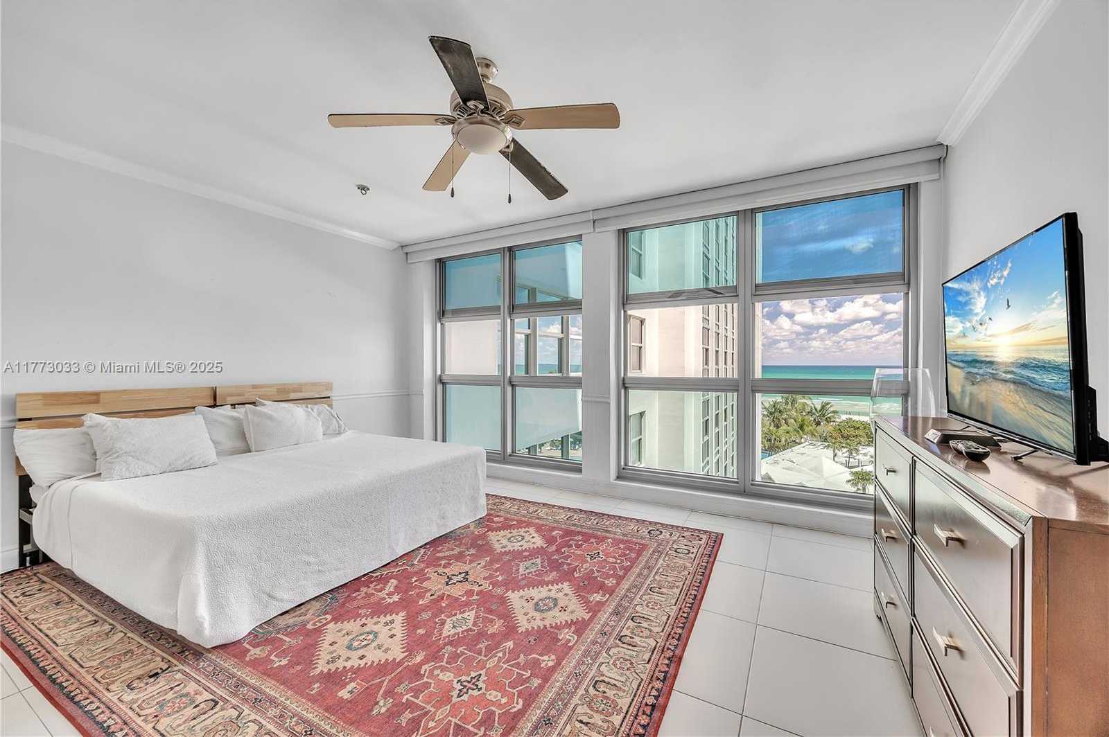 Small Image of 5055 COLLINS AVE #6G, Miami Beach Number 4