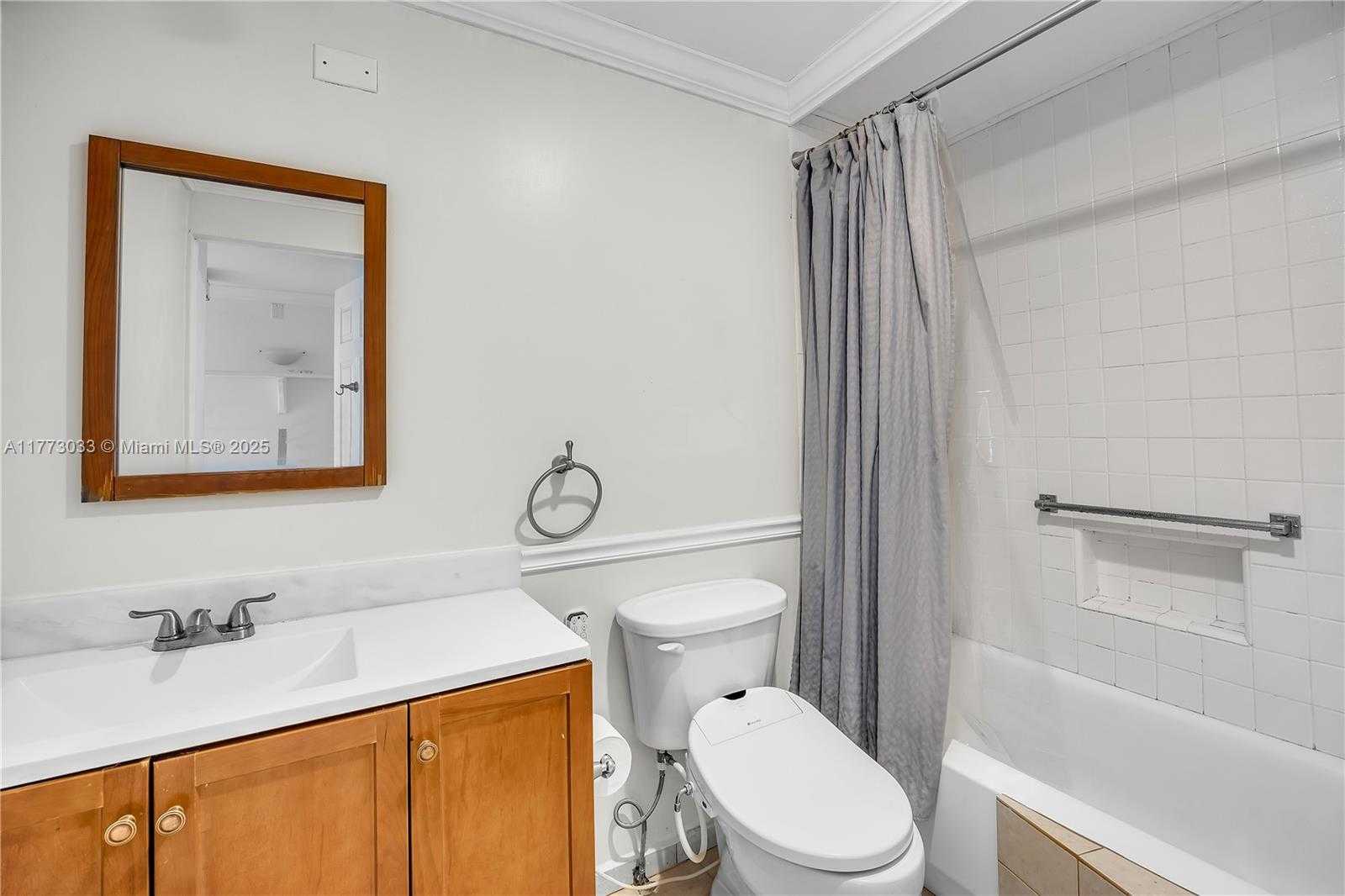 Small Image of 5055 COLLINS AVE #6G, Miami Beach Number 6