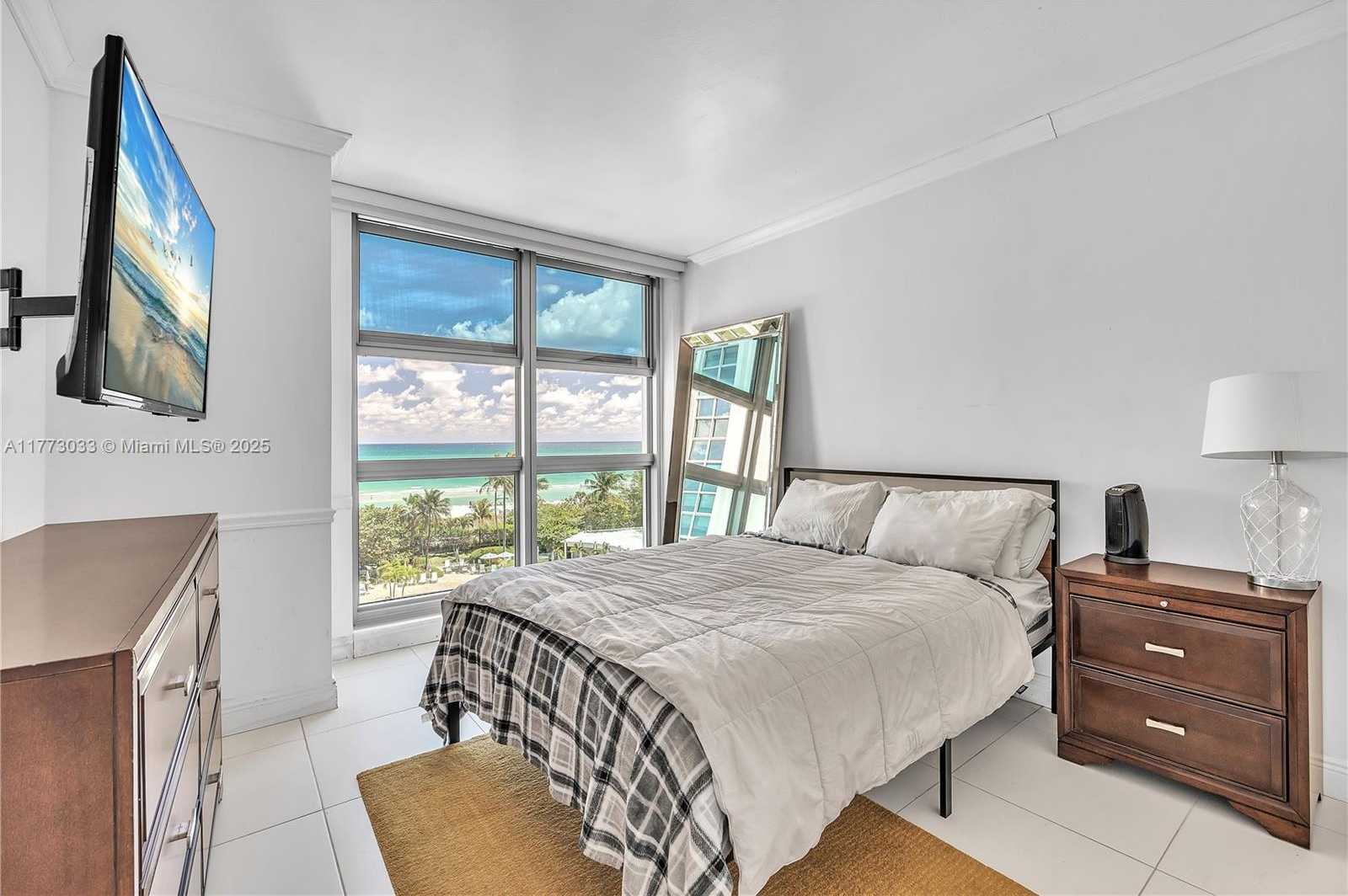 Small Image of 5055 COLLINS AVE #6G, Miami Beach Number 7