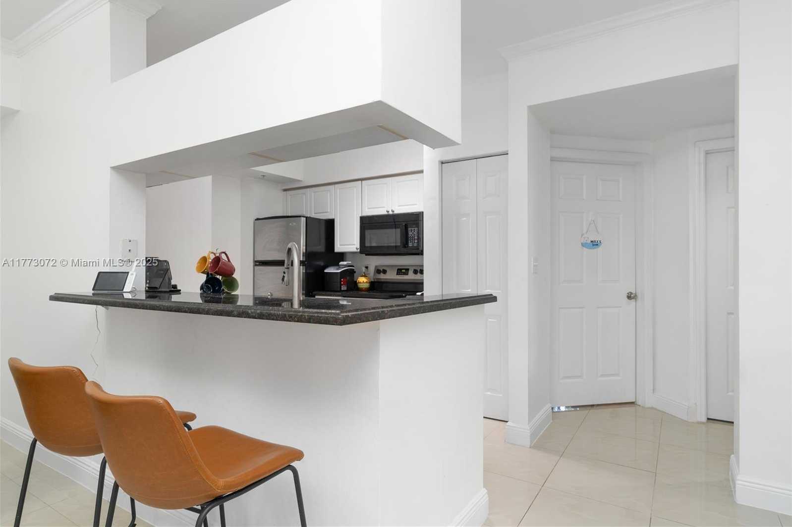 Small Image of 17125 NORTH BAY RD #3104, Sunny Isles Beach Number 10