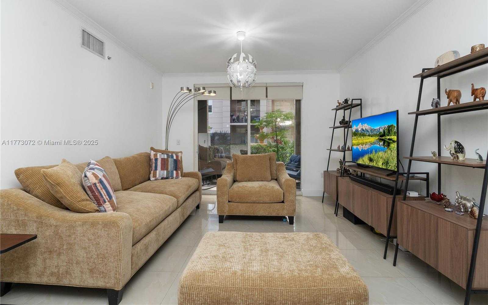 Small Image of 17125 NORTH BAY RD #3104, Sunny Isles Beach Number 3