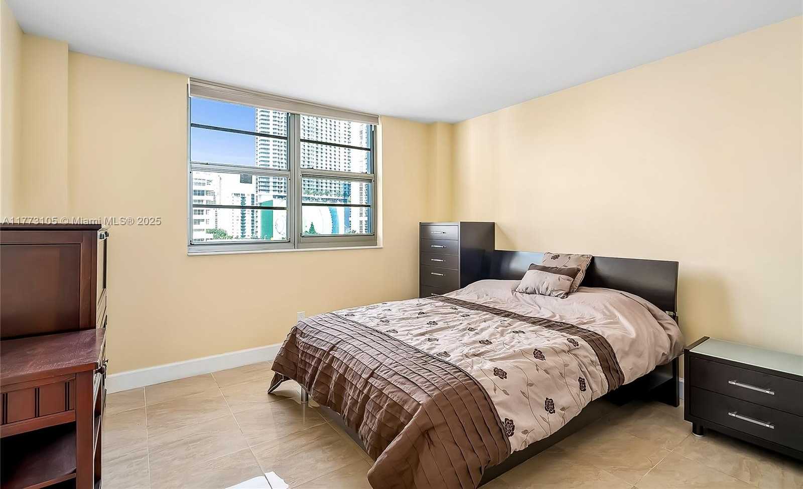 Small Image of 1849 SOUTH OCEAN DR #711, Hallandale Beach Number 18