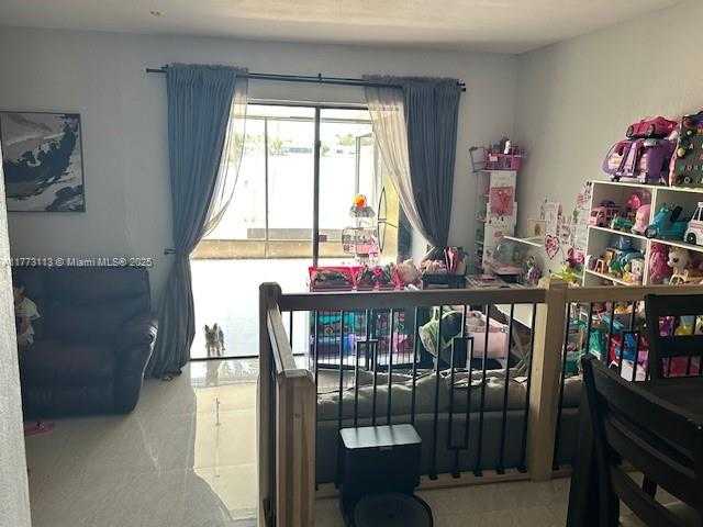 Small Image of 8920 PALM TREE LN #8920, Pembroke Pines Number 13