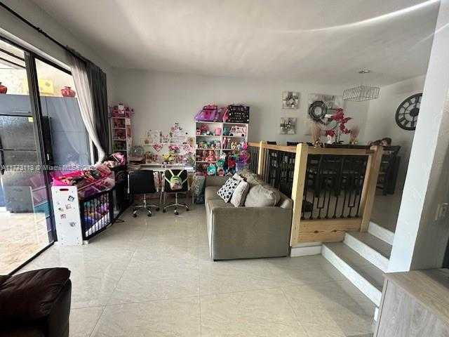 Small Image of 8920 PALM TREE LN #8920, Pembroke Pines Number 16