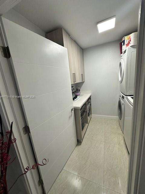 Small Image of 8920 PALM TREE LN #8920, Pembroke Pines Number 32