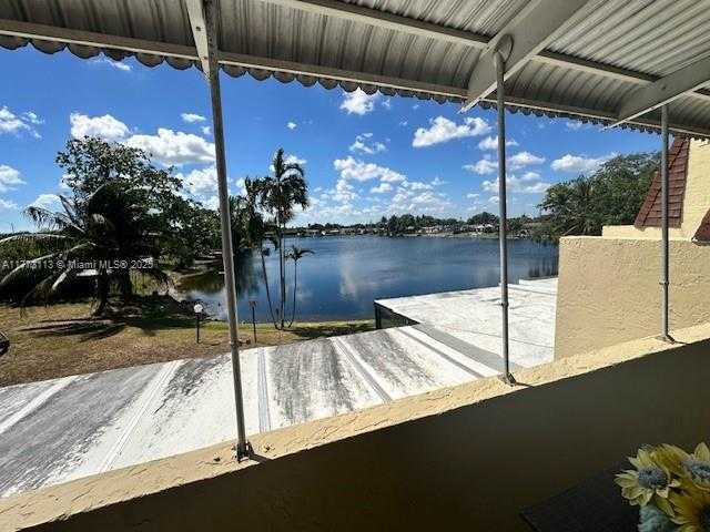 Small Image of 8920 PALM TREE LN #8920, Pembroke Pines Number 70
