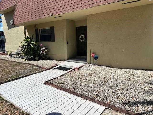 Small Image of 8920 PALM TREE LN #8920, Pembroke Pines Number 74