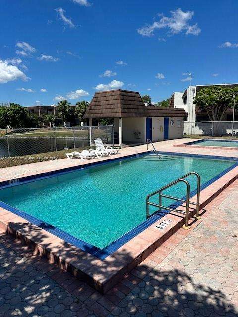 Small Image of 8920 PALM TREE LN #8920, Pembroke Pines Number 78
