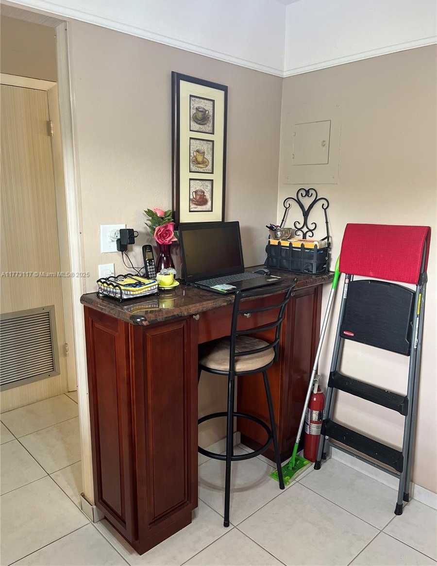 Small Image of 9801 SUNRISE LAKES BLVD #301, Sunrise Number 6