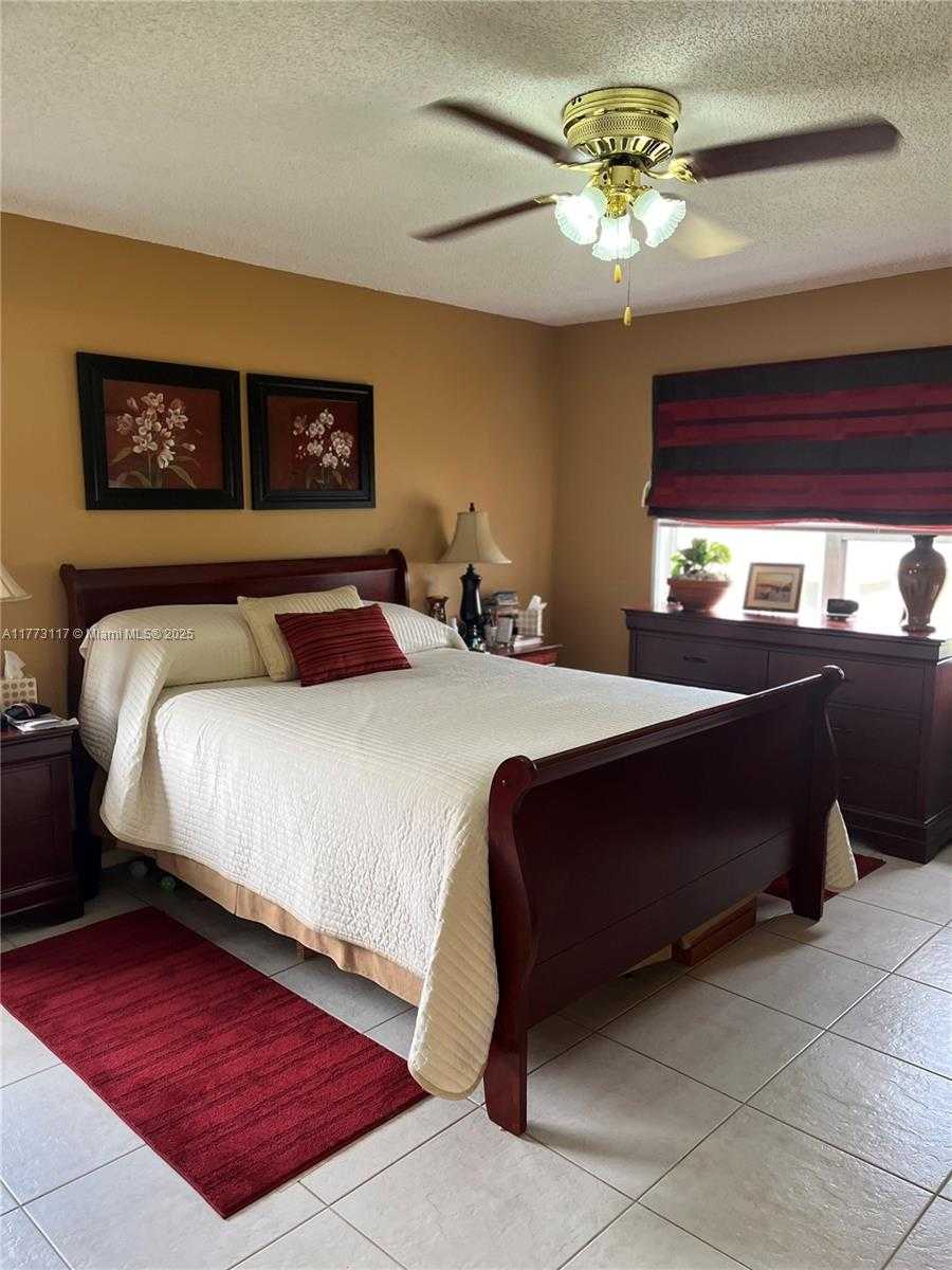 Small Image of 9801 SUNRISE LAKES BLVD #301, Sunrise Number 7