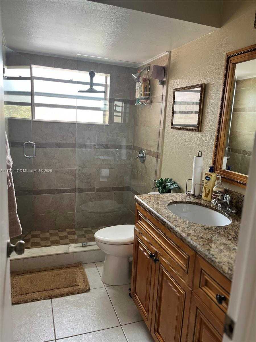 Small Image of 9801 SUNRISE LAKES BLVD #301, Sunrise Number 8
