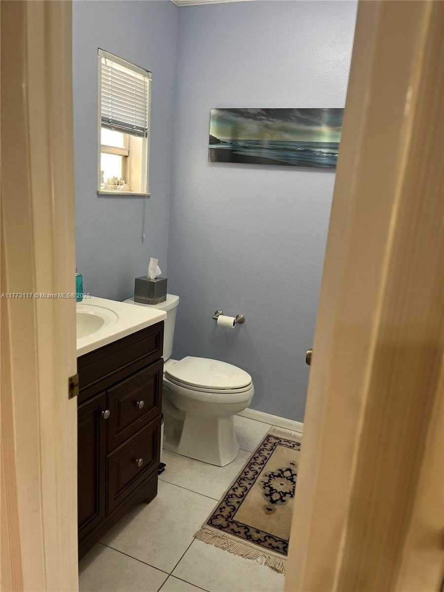 Small Image of 9801 SUNRISE LAKES BLVD #301, Sunrise Number 9