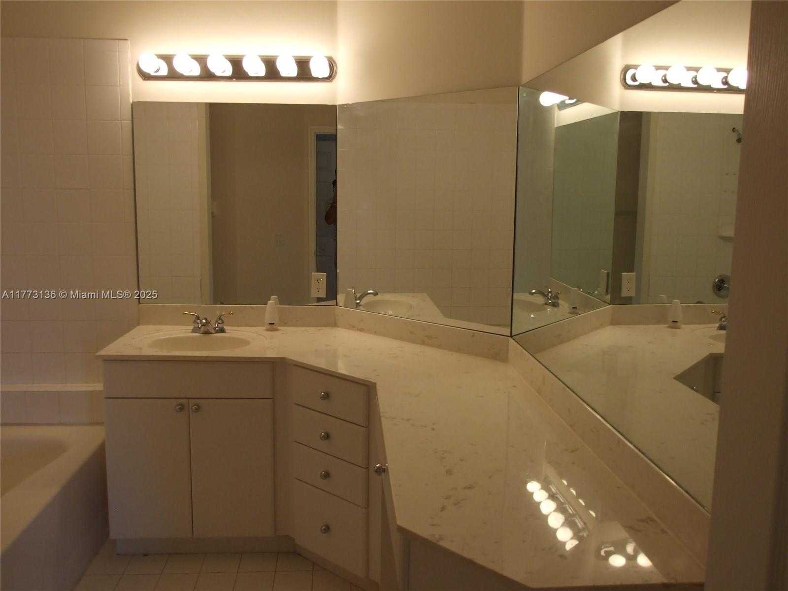 Small Image of 14082 SOUTH WEST 50TH CT, Miramar Number 16