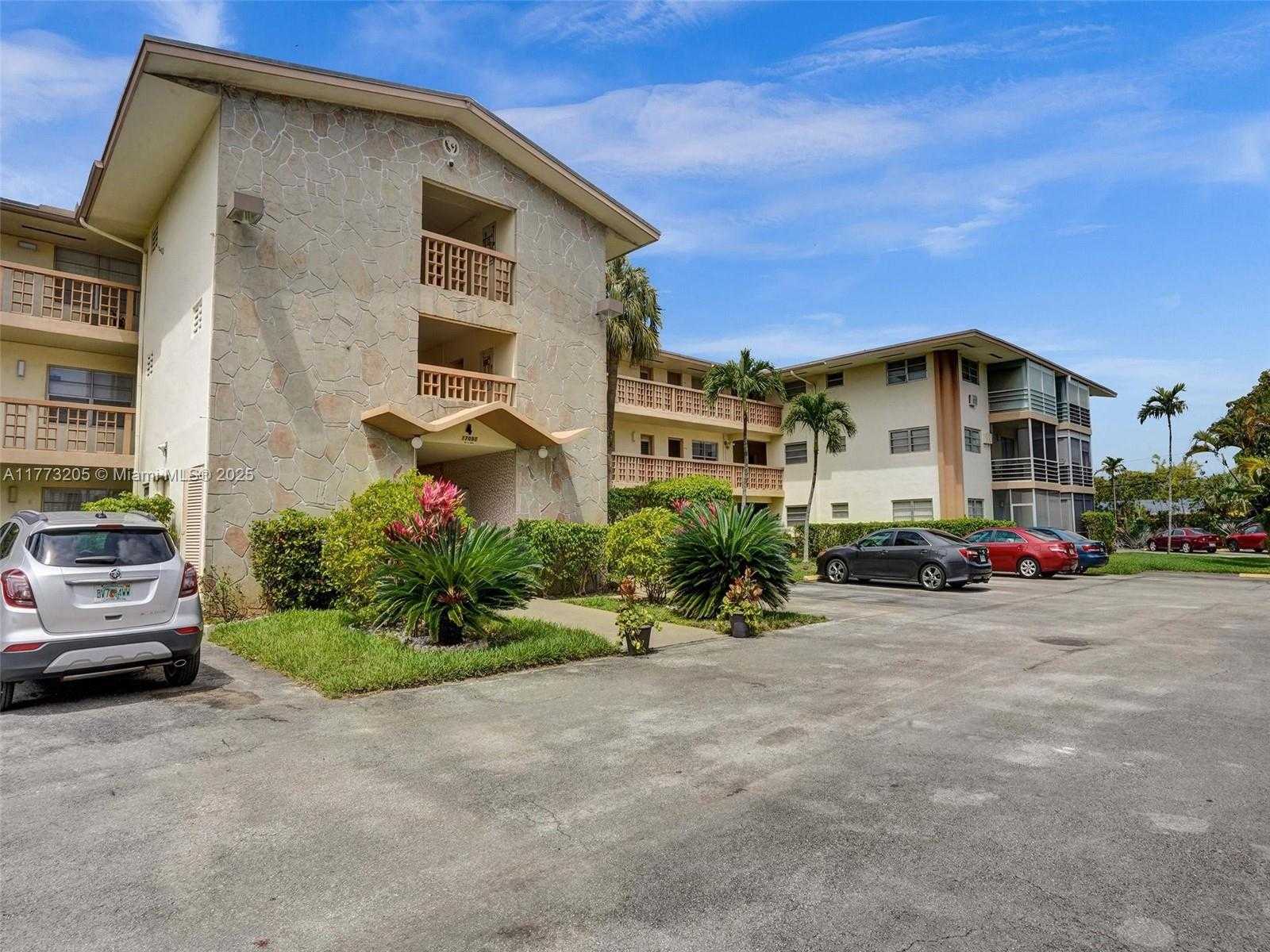 Small Image of 17090 NORTH EAST 14TH AVE #104, North Miami Beach Number 23