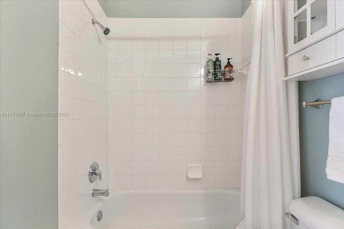 Small Image of 4371 SOUTH WEST 131ST LN #3204, Miramar Number 25