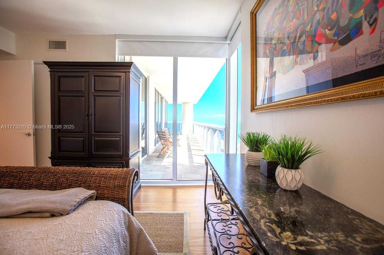 Small Image of 1850 SOUTH OCEAN DR #1004, Hallandale Beach Number 24