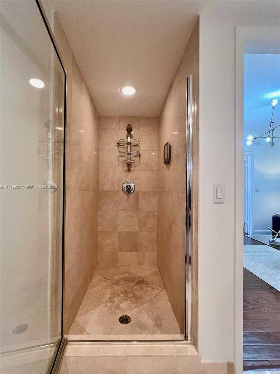 Small Image of 1850 SOUTH OCEAN DR #1004, Hallandale Beach Number 31