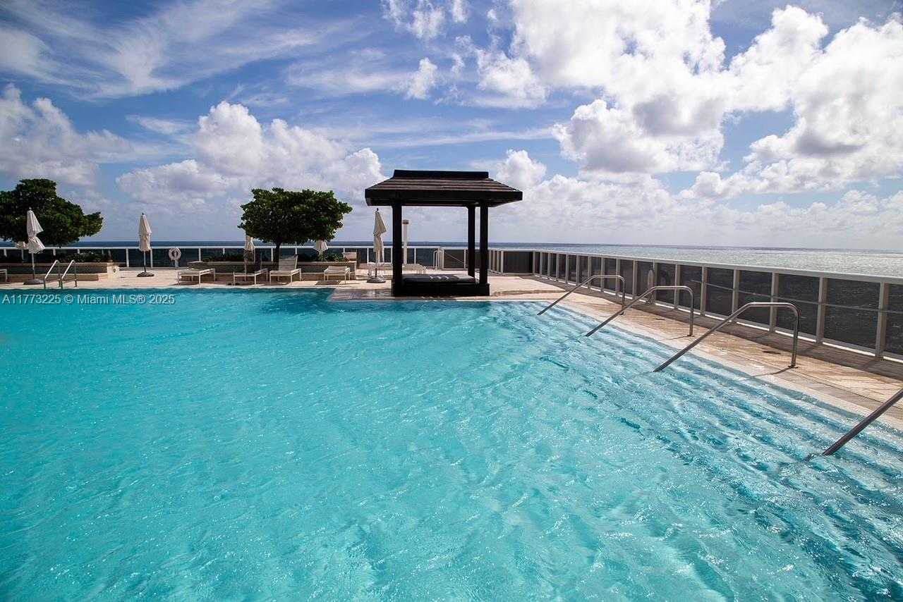 Small Image of 1850 SOUTH OCEAN DR #1004, Hallandale Beach Number 5