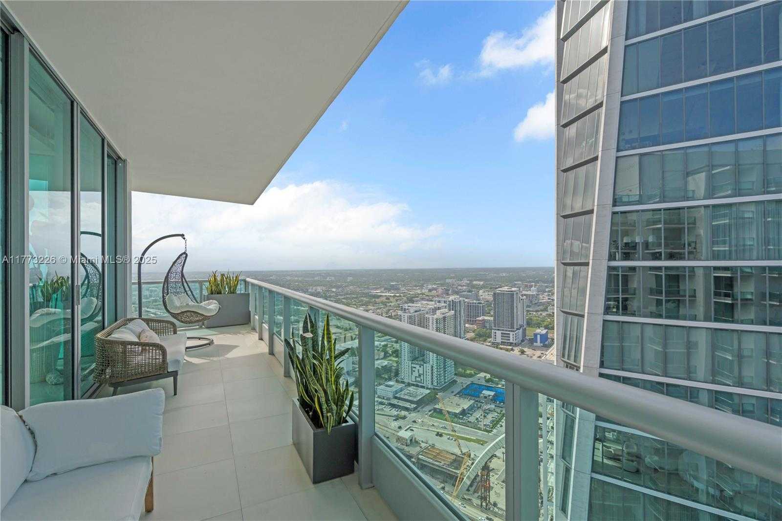 Small Image of 900 BISCAYNE BLVD #6109, Miami Number 3