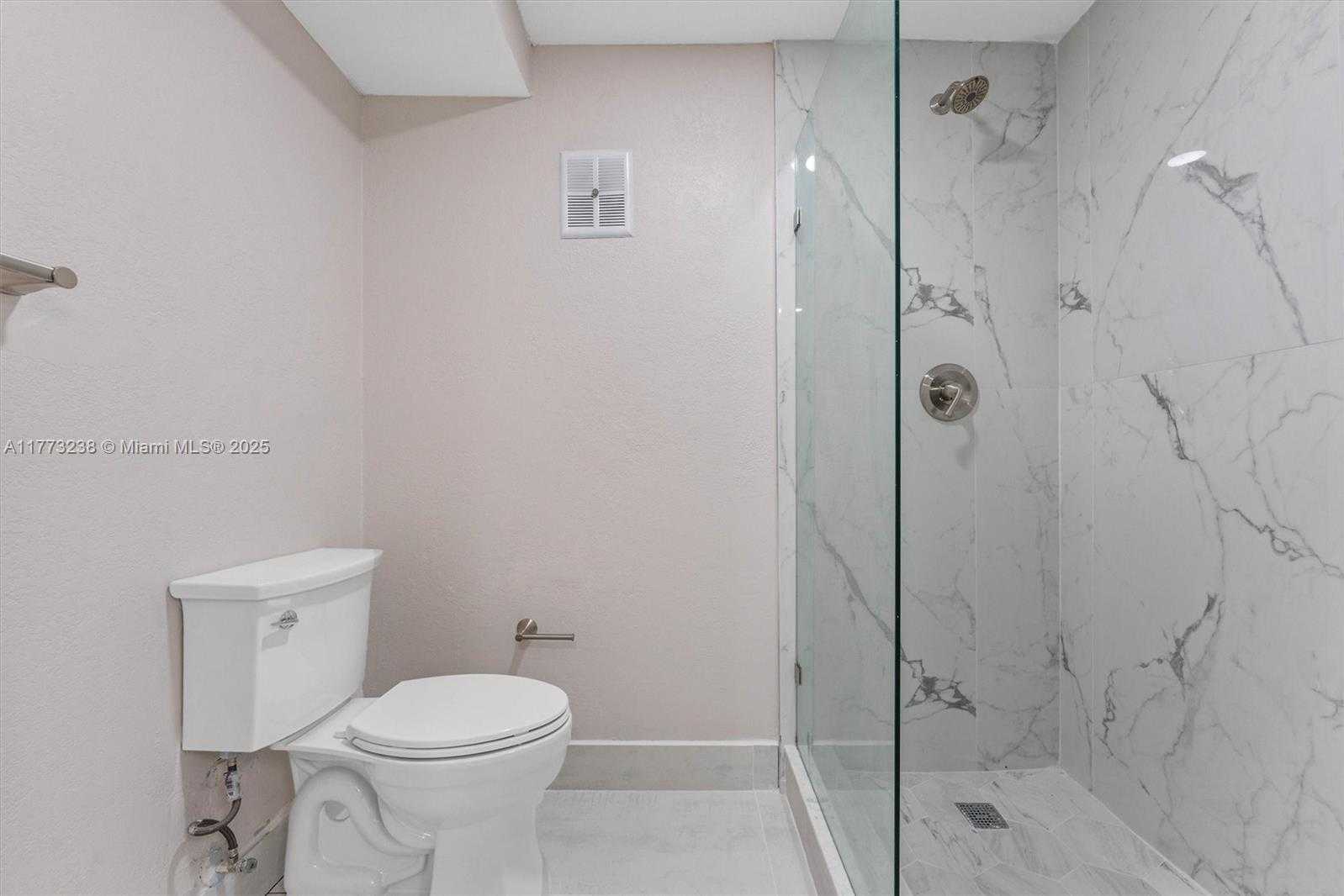 Small Image of 6563 RACQUET CLUB DR #124, Lauderhill Number 11