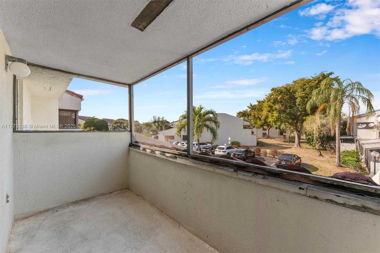 Small Image of 6563 RACQUET CLUB DR #124, Lauderhill Number 18
