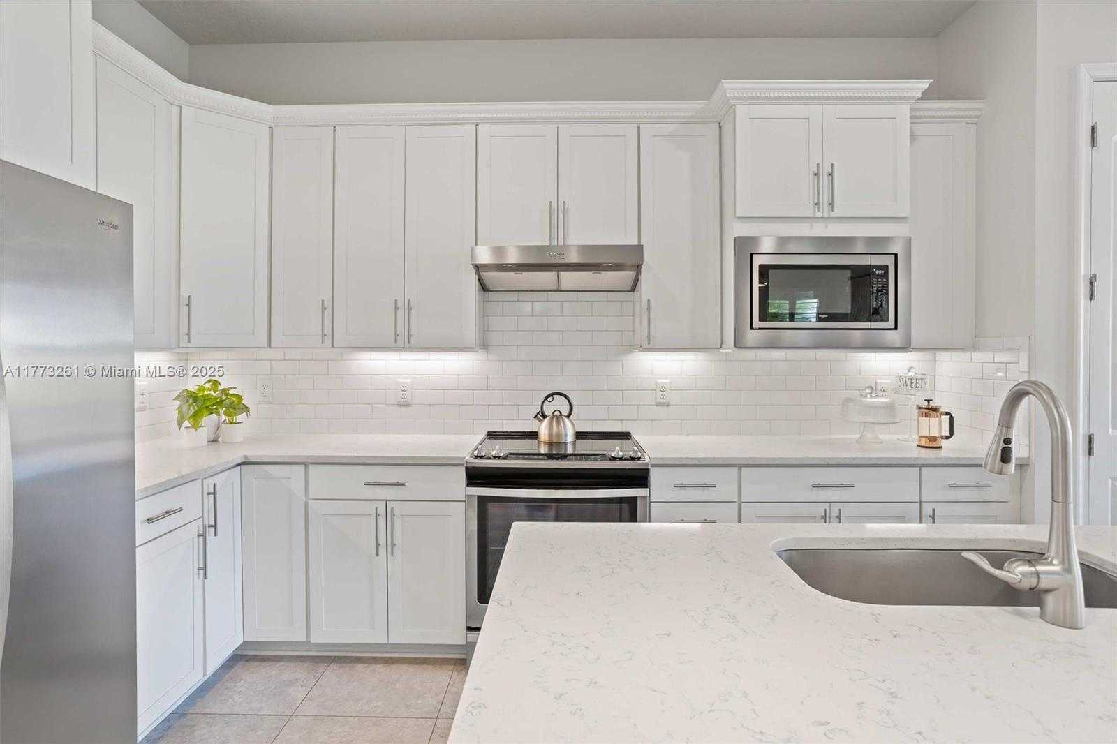 Small Image of 21824 CANADENSIS CIR #102, Boca Raton Number 10