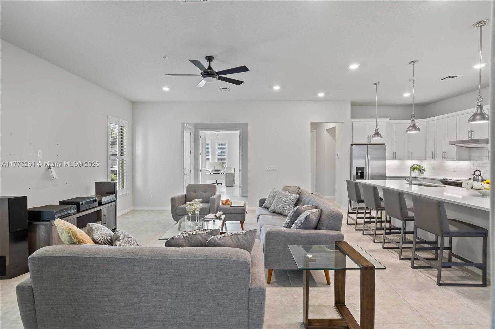 Small Image of 21824 CANADENSIS CIR #102, Boca Raton Number 14