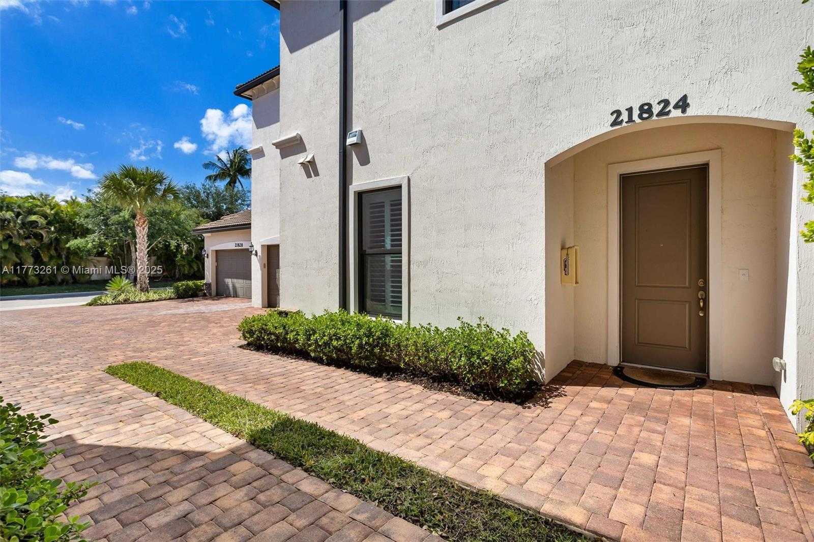 Small Image of 21824 CANADENSIS CIR #102, Boca Raton Number 3