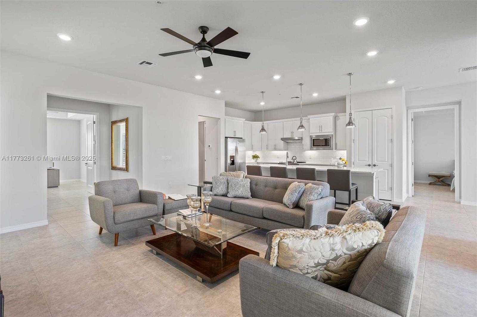 Small Image of 21824 CANADENSIS CIR #102, Boca Raton Number 5