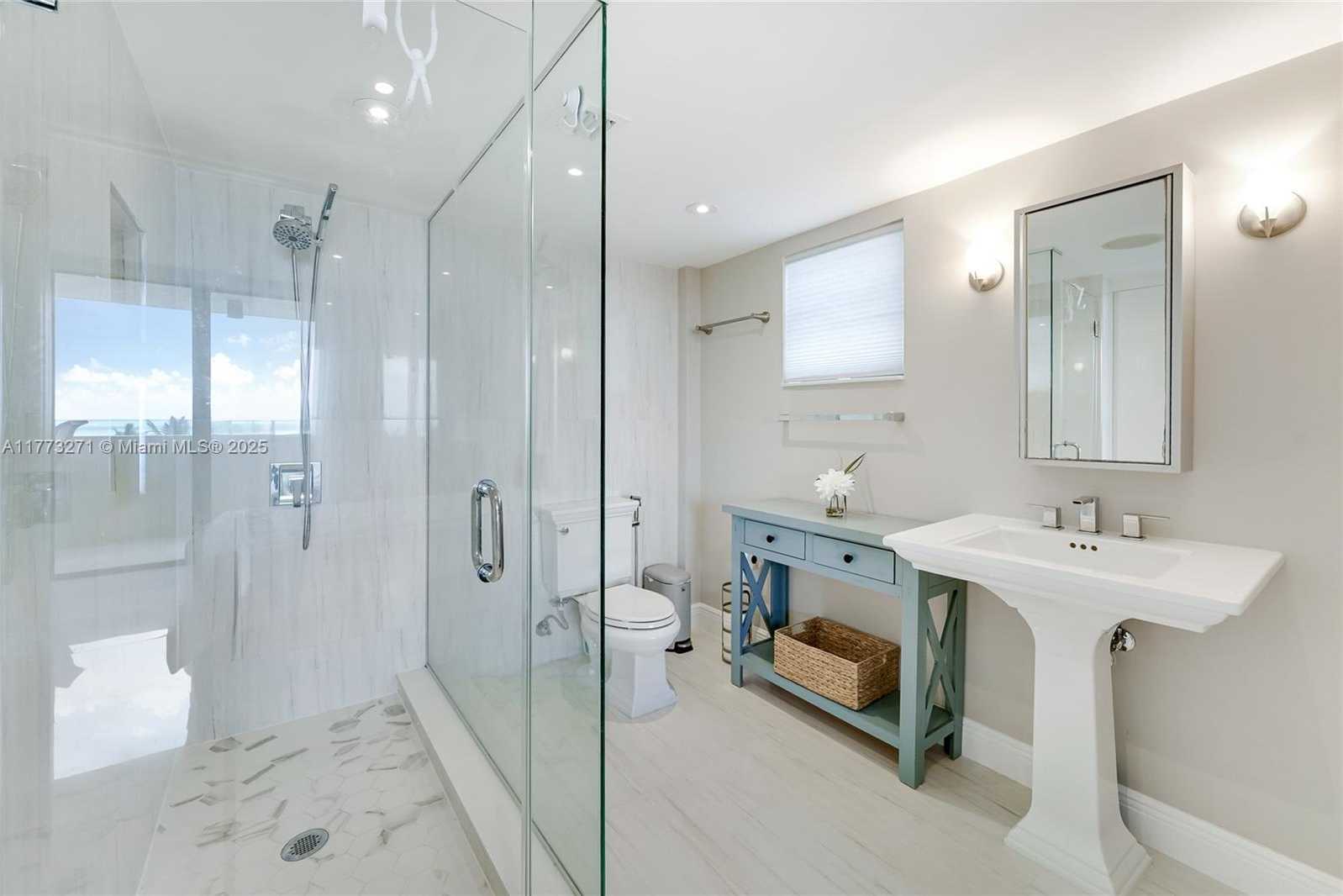 Small Image of 1623 COLLINS AVE #520, Miami Beach Number 10