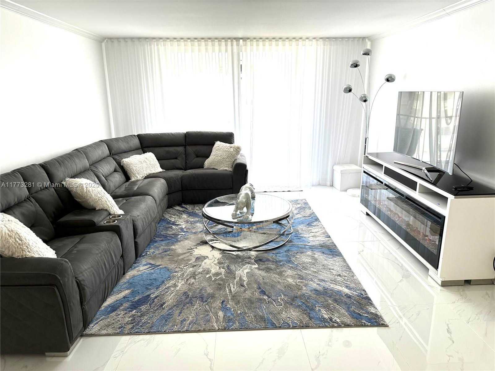 Small Image of 427 GOLDEN ISLES DR #5G, Hallandale Beach Number 12