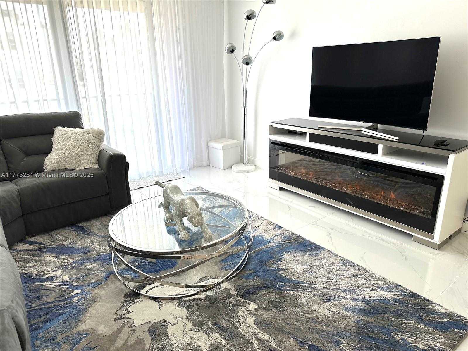 Small Image of 427 GOLDEN ISLES DR #5G, Hallandale Beach Number 14
