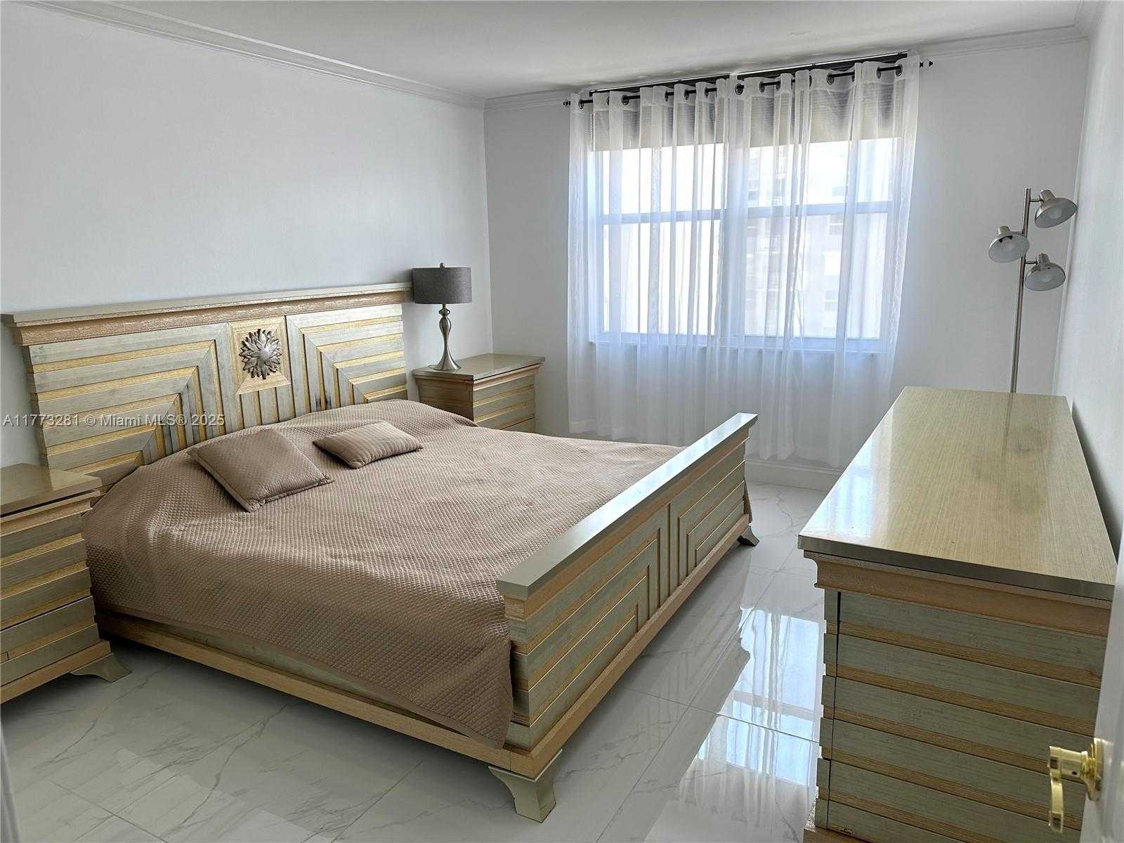 Small Image of 427 GOLDEN ISLES DR #5G, Hallandale Beach Number 30