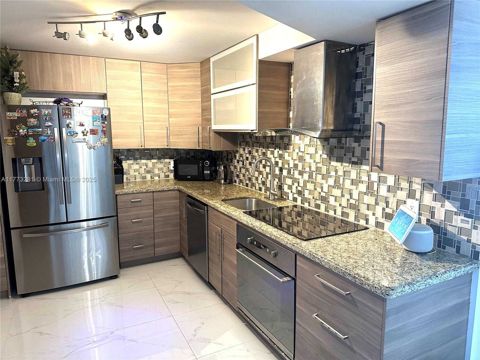Small Image of 427 GOLDEN ISLES DR #5G, Hallandale Beach Number 5