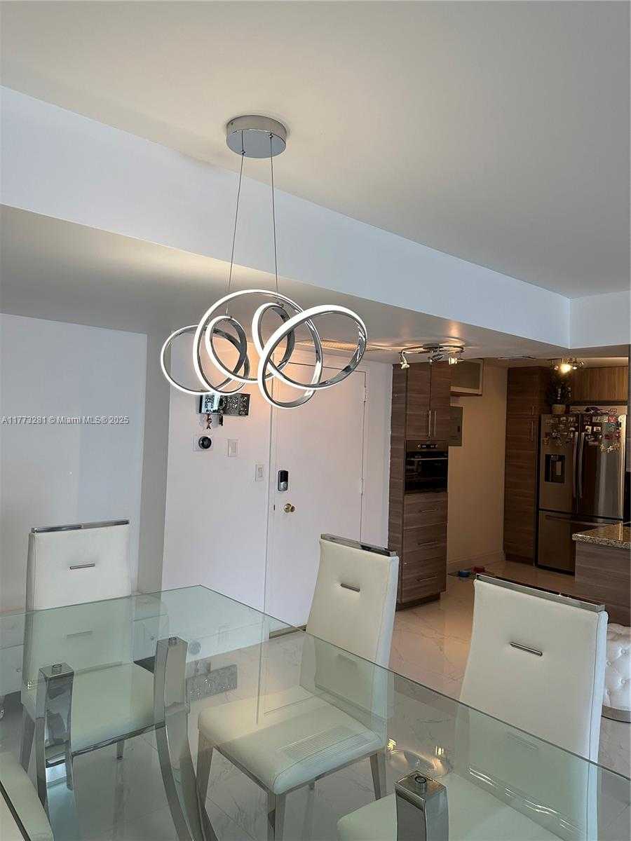 Small Image of 427 GOLDEN ISLES DR #5G, Hallandale Beach Number 7