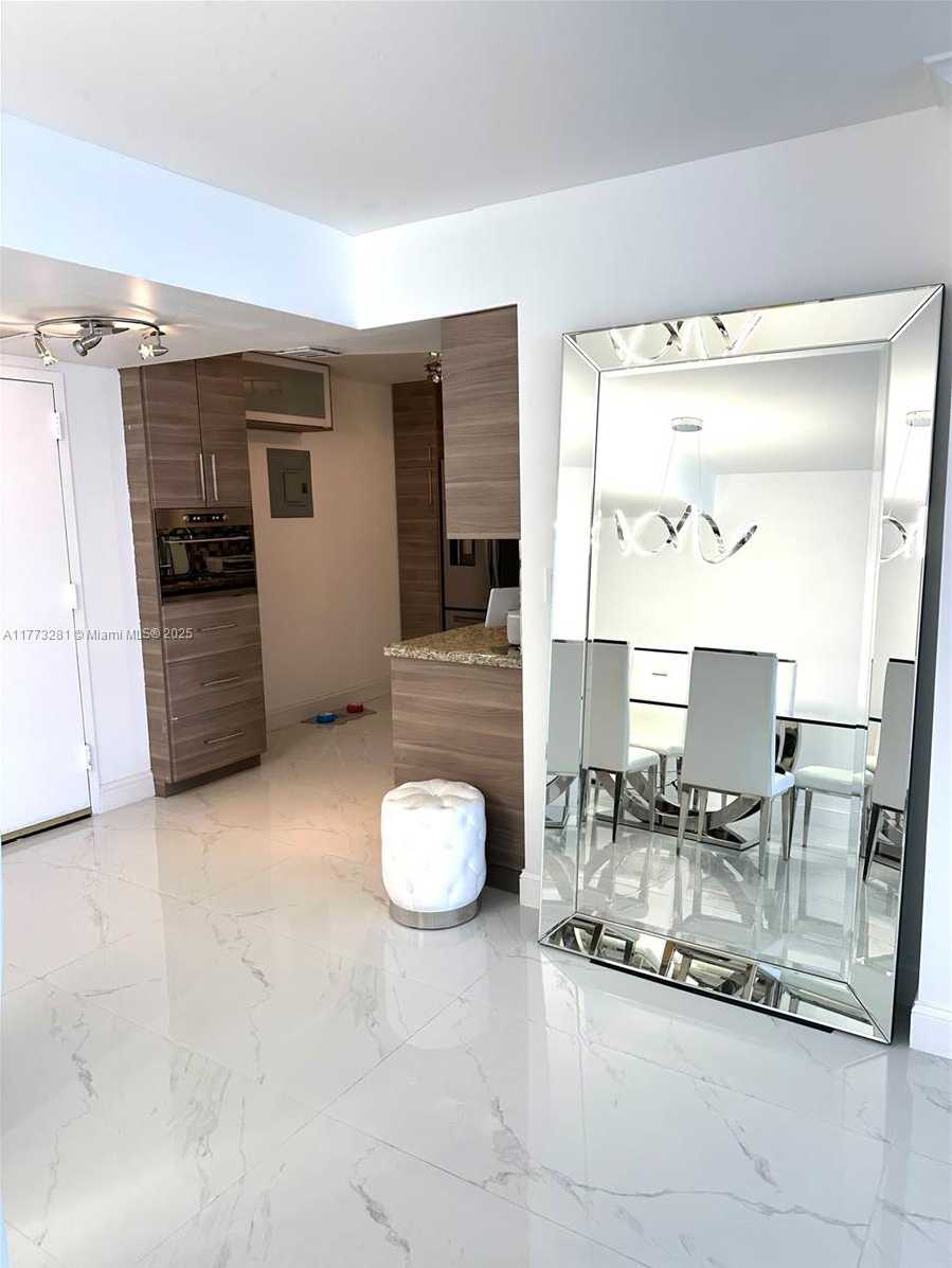 Small Image of 427 GOLDEN ISLES DR #5G, Hallandale Beach Number 8
