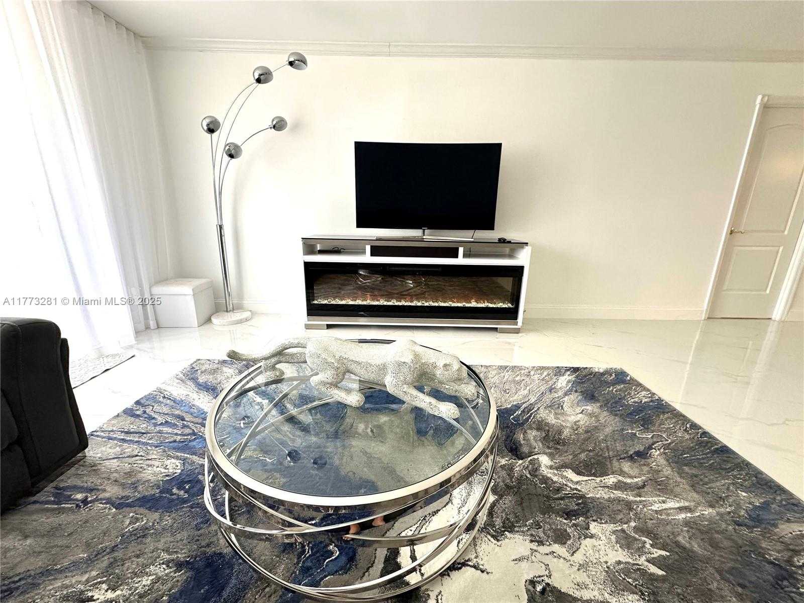Small Image of 427 GOLDEN ISLES DR #5G, Hallandale Beach Number 9