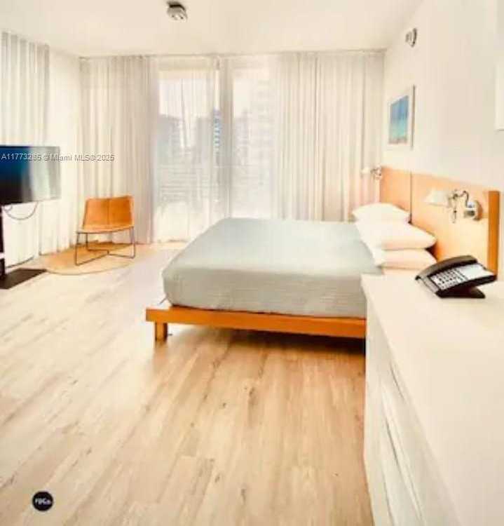 Small Image of 6080 COLLINS AVENUE #PH09, Miami Beach Number 12