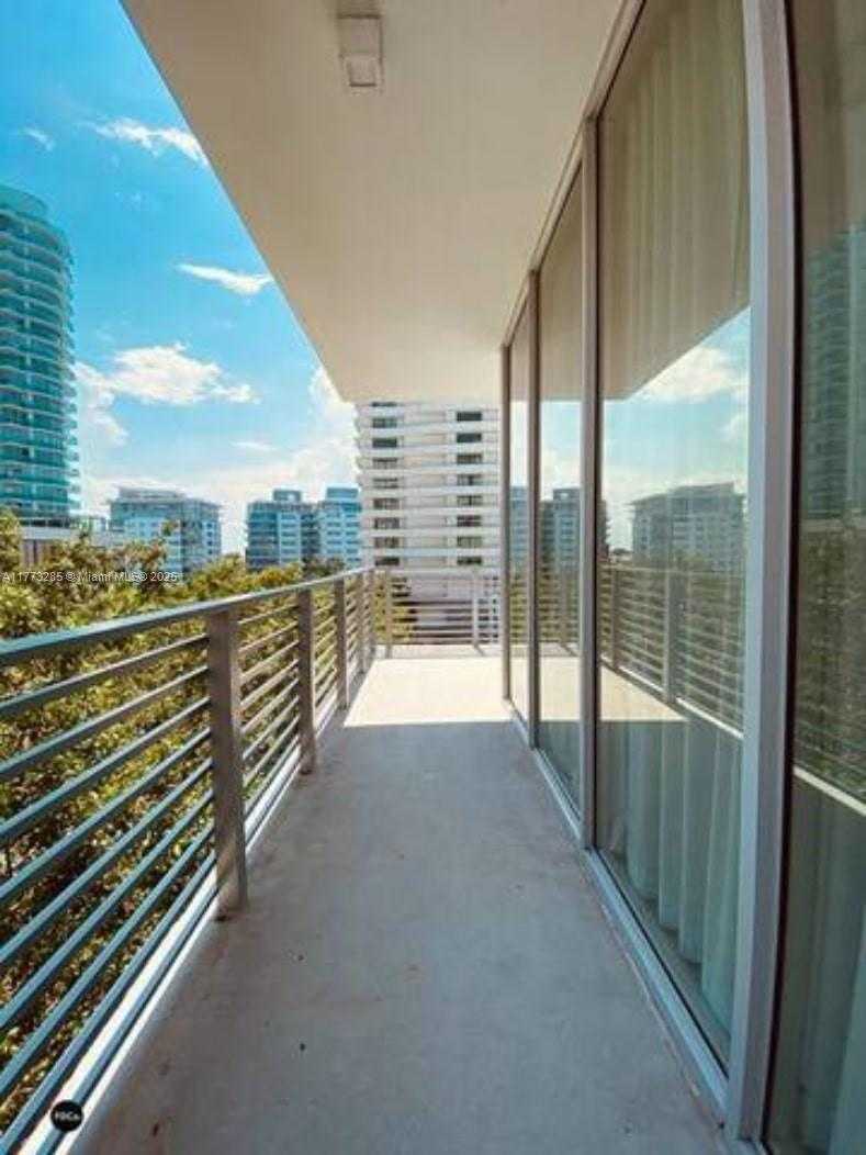 Small Image of 6080 COLLINS AVENUE #PH09, Miami Beach Number 13