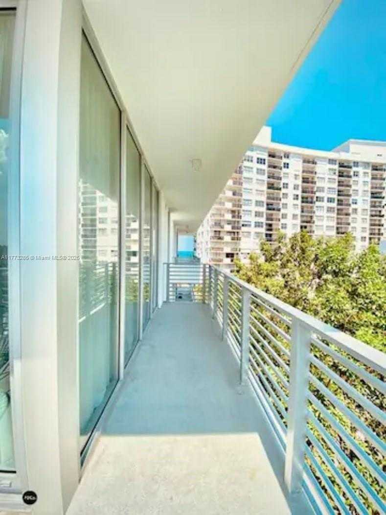Small Image of 6080 COLLINS AVENUE #PH09, Miami Beach Number 14