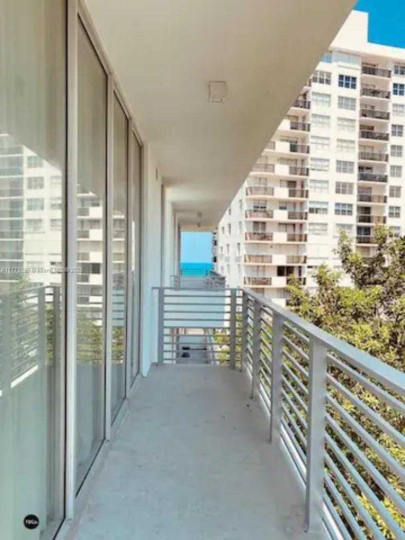 Small Image of 6080 COLLINS AVENUE #PH09, Miami Beach Number 15