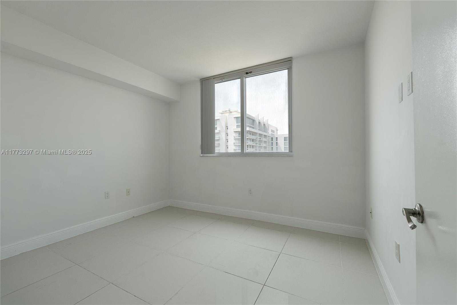 Small Image of 1861 NORTH WEST S RIVER DR #1904, Miami Number 8