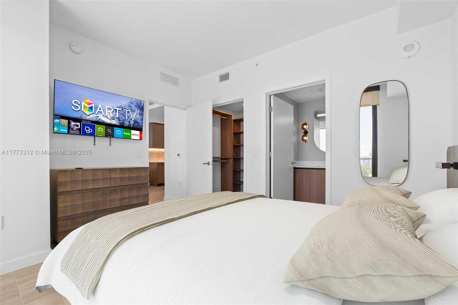 Small Image of 580 72ND #704, Miami Beach Number 19
