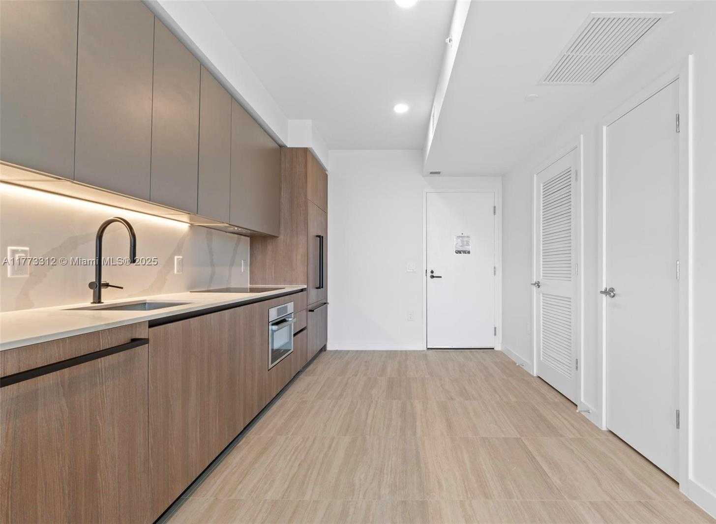 Small Image of 580 72ND #704, Miami Beach Number 9