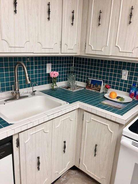 Small Image of 6700 CYPRESS RD #207, Plantation Number 4