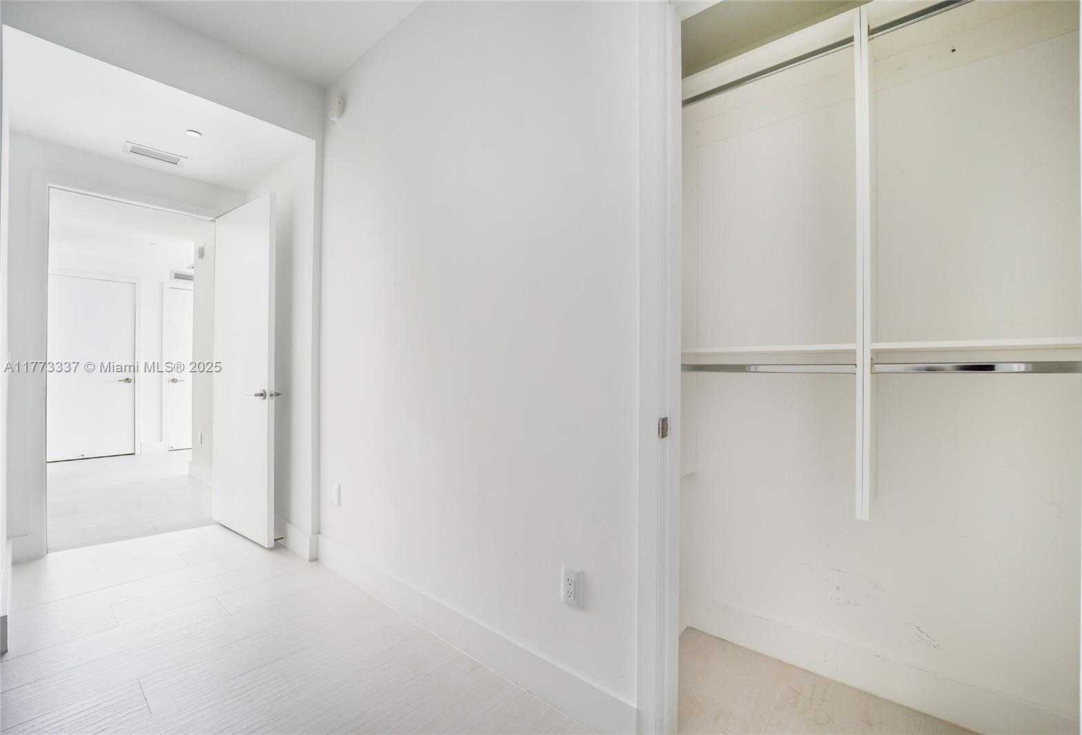 Small Image of 2900 NE 7th Ave, Miami, FL 33137, USA Number 11