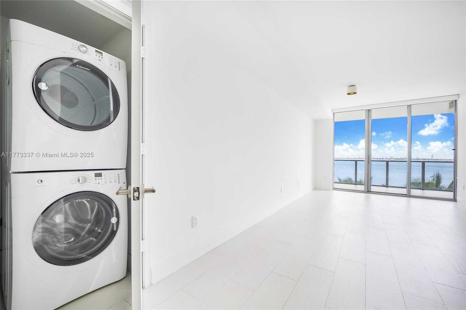 Small Image of 2900 NE 7th Ave, Miami, FL 33137, USA Number 13